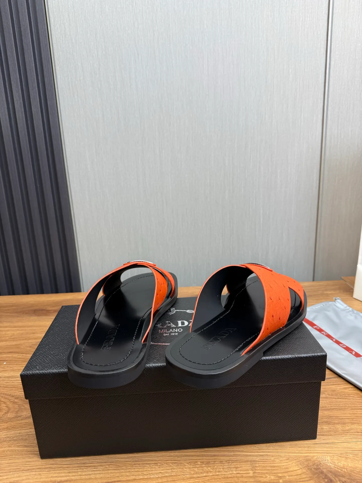 Factory price 340💰 ＰＲＡＤＡPrada - popular men's slippers hot sale 🔥 🩴Official website one to one production 38-45 sizes 45 46 🉑️Customized!